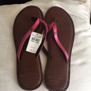 NWT Abercrombie & Fitch Flip Flops